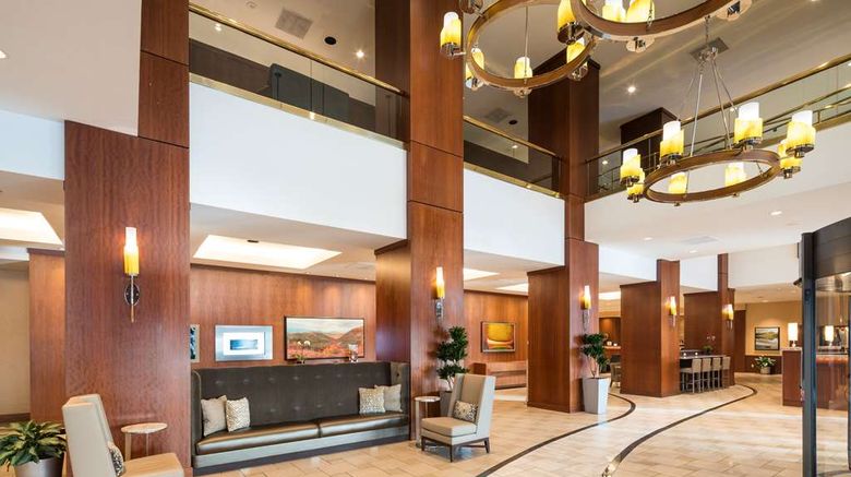 <b>Hilton Salt Lake City Center Lobby</b>. Images powered by <a href="https://iceportal.shijigroup.com/" title="IcePortal" target="_blank">IcePortal</a>.