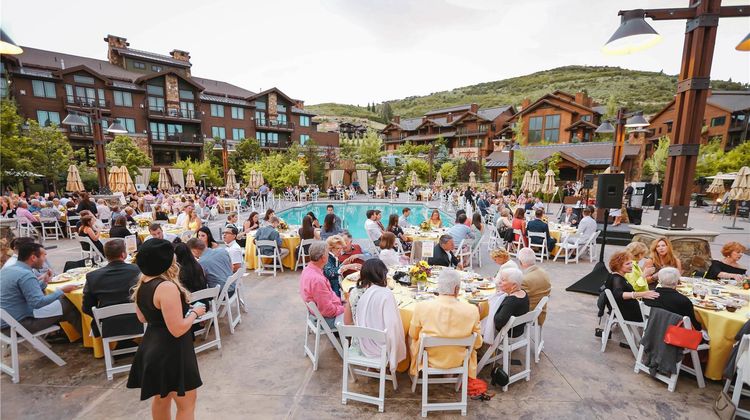 Waldorf Astoria Park City Pool