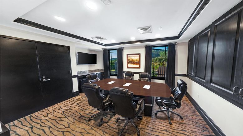 <b>Waldorf Astoria Park City Meeting</b>. Images powered by <a href="https://iceportal.shijigroup.com/" title="IcePortal" target="_blank">IcePortal</a>.