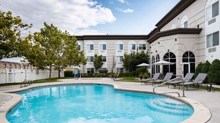 Hampton Inn & Suites Airport Pool