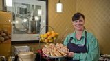 <b>Hampton Inn & Suites Airport Restaurant</b>. Images powered by <a href="https://iceportal.shijigroup.com/" title="IcePortal" target="_blank">IcePortal</a>.