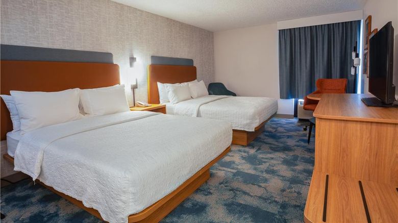<b>Hampton Inn Salt Lake City-North Room</b>. Images powered by <a href="https://iceportal.shijigroup.com/" title="IcePortal" target="_blank">IcePortal</a>.