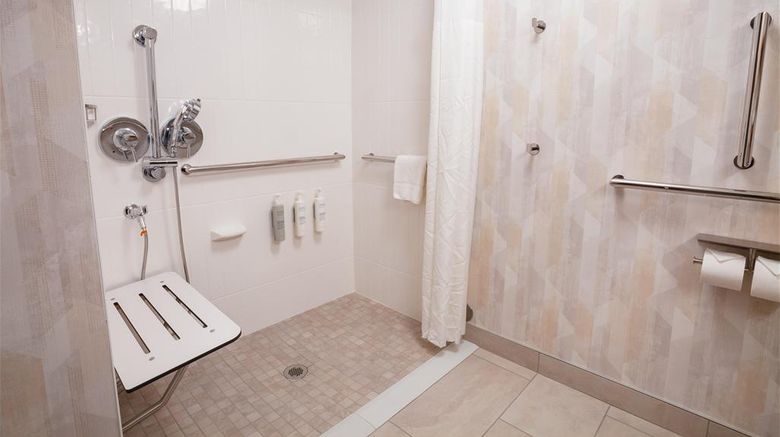 <b>Hampton Inn Salt Lake City-North Room</b>. Images powered by <a href="https://iceportal.shijigroup.com/" title="IcePortal" target="_blank">IcePortal</a>.