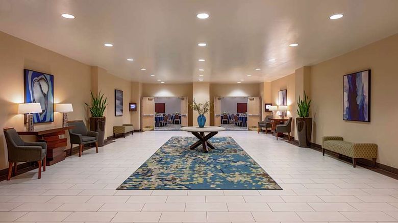 <b>DoubleTree Suites by Hilton Downtown Meeting</b>. Images powered by <a href="https://iceportal.shijigroup.com/" title="IcePortal" target="_blank">IcePortal</a>.