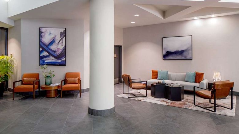 <b>DoubleTree Suites by Hilton Downtown Lobby</b>. Images powered by <a href="https://iceportal.shijigroup.com/" title="IcePortal" target="_blank">IcePortal</a>.