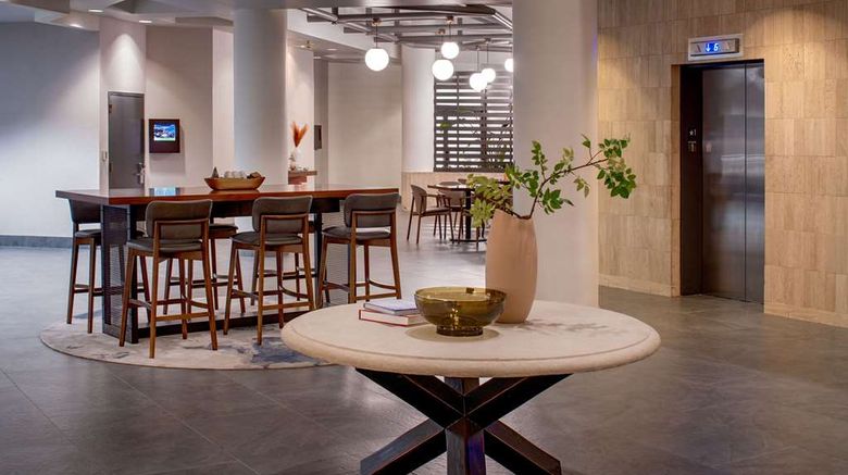 <b>DoubleTree Suites by Hilton Downtown Lobby</b>. Images powered by <a href="https://iceportal.shijigroup.com/" title="IcePortal" target="_blank">IcePortal</a>.