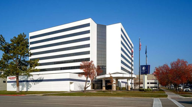<b>DoubleTree Suites by Hilton Downtown Exterior</b>. Images powered by <a href="https://iceportal.shijigroup.com/" title="IcePortal" target="_blank">IcePortal</a>.