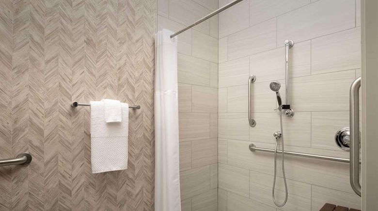<b>DoubleTree by Hilton Hotel North Salem Room</b>. Images powered by <a href="https://iceportal.shijigroup.com/" title="IcePortal" target="_blank">IcePortal</a>.
