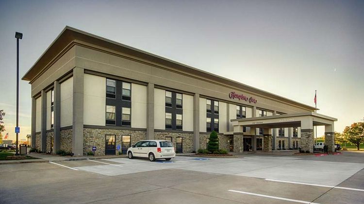 Hampton Inn Salina Exterior