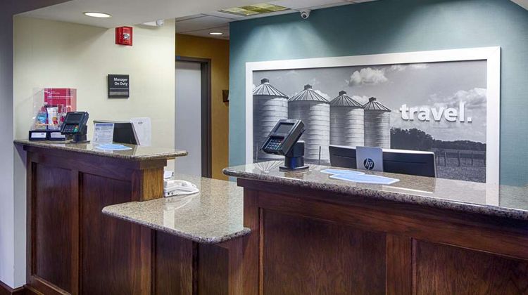 Hampton Inn Salina Lobby