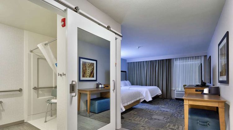 Hampton Inn Salina Room