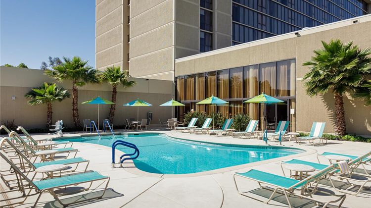 Hilton Sacramento Arden West Pool