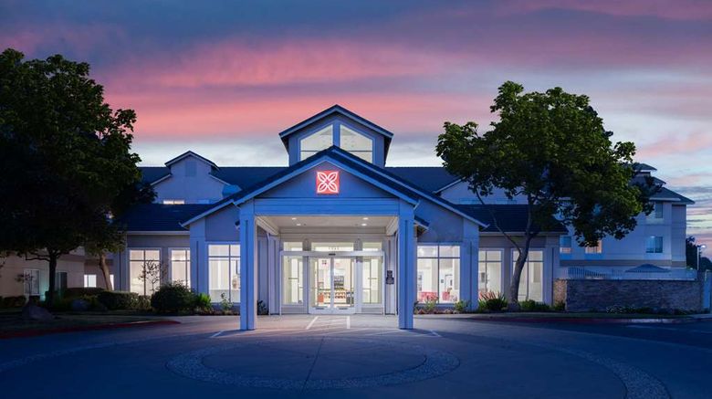 <b>Hilton Garden Inn Roseville Exterior</b>. Images powered by <a href="https://iceportal.shijigroup.com/" title="IcePortal" target="_blank">IcePortal</a>.