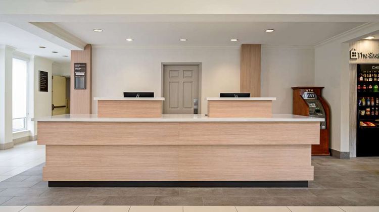Hilton Garden Inn Roseville Lobby