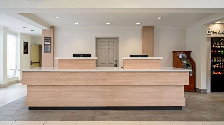 <b>Hilton Garden Inn Roseville Lobby</b>. Images powered by <a href="https://iceportal.shijigroup.com/" title="IcePortal" target="_blank">IcePortal</a>.