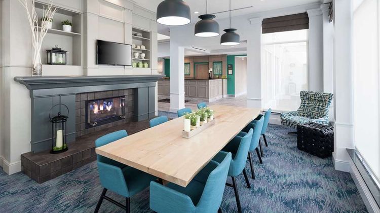 Hilton Garden Inn So. Natomas Lobby