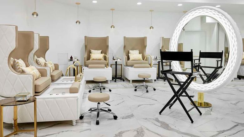 <b>Hilton Anaheim Spa</b>. Images powered by <a href="https://iceportal.shijigroup.com/" title="IcePortal" target="_blank">IcePortal</a>.