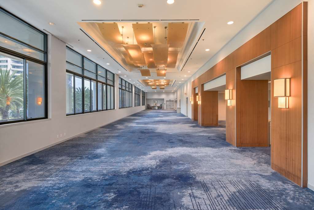 Hilton Anaheim- Anaheim, CA Hotels- First Class Hotels in Anaheim