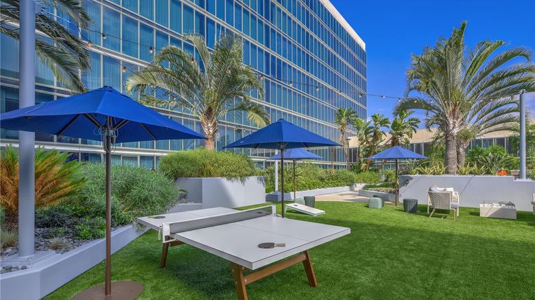 <b>Hilton Anaheim Recreation</b>. Images powered by <a href="https://iceportal.shijigroup.com/" title="IcePortal" target="_blank">IcePortal</a>.