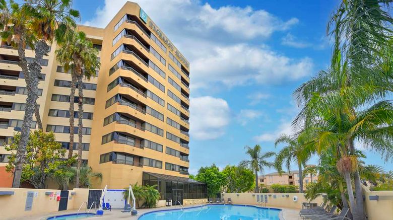 <b>Embassy Suites Anaheim - Orange Pool</b>. Images powered by <a href="https://iceportal.shijigroup.com/" title="IcePortal" target="_blank">IcePortal</a>.
