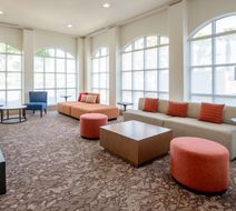 Hilton Garden Inn Fontana Lobby