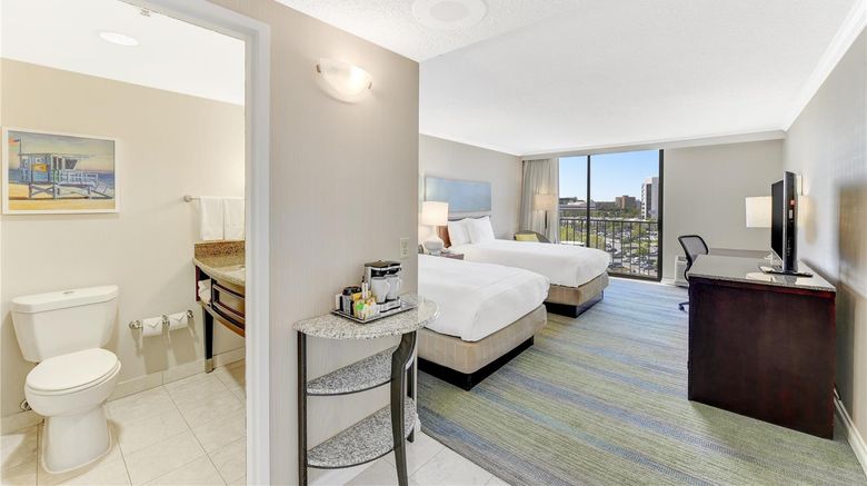 <b>Hilton Irvine/Orange County Airport Room</b>. Images powered by <a href="https://iceportal.shijigroup.com/" title="IcePortal" target="_blank">IcePortal</a>.