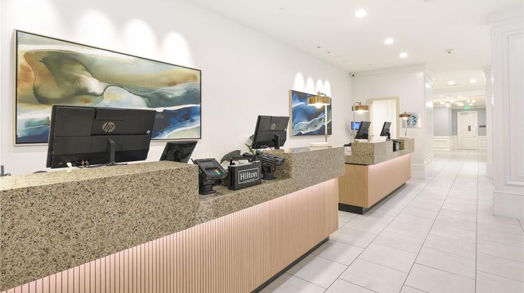 Hilton Irvine/Orange County Airport Lobby