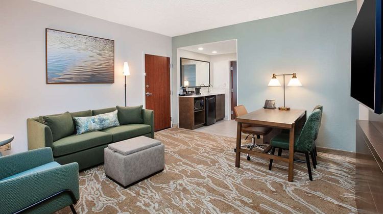 Embassy Suites Hotel & Conference Ctr Room