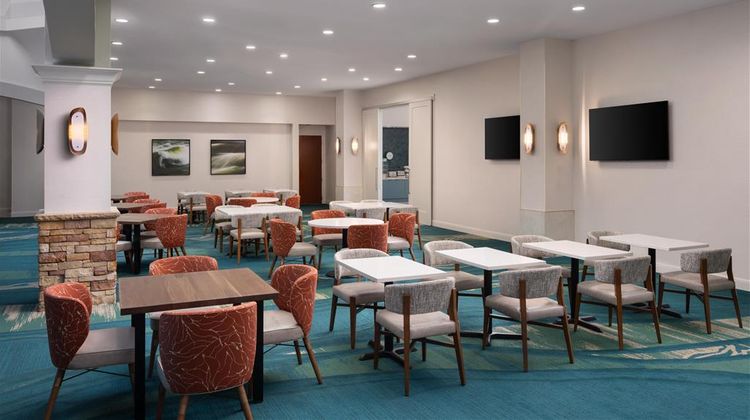 Embassy Suites Hotel & Conference Ctr Restaurant