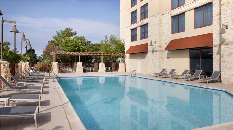 Embassy Suites Hotel & Conference Ctr Pool
