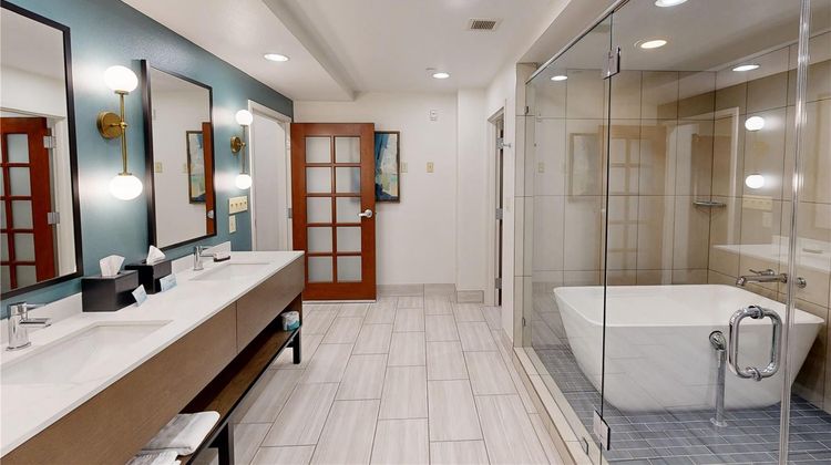 Embassy Suites Hotel & Conference Ctr Room