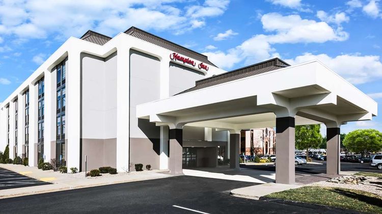Hampton Inn West Springfield Exterior