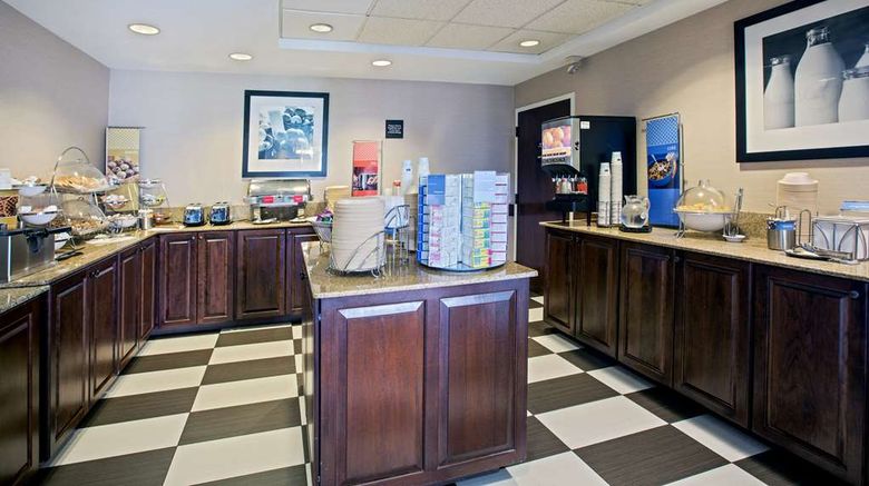 <b>Hampton Inn West Springfield Restaurant</b>. Images powered by <a href="https://iceportal.shijigroup.com/" title="IcePortal" target="_blank">IcePortal</a>.