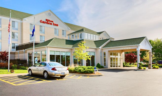 Hilton Garden Inn Springfield Exterior