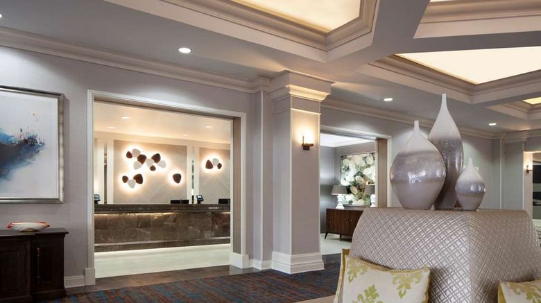 <b>Hilton St Petersburg Bayfront Lobby</b>. Images powered by <a href="https://iceportal.shijigroup.com/" title="IcePortal" target="_blank">IcePortal</a>.