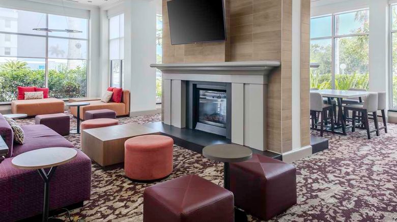 <b>Hilton Garden Inn-Bradenton Airport Lobby</b>. Images powered by <a href="https://iceportal.shijigroup.com/" title="IcePortal" target="_blank">IcePortal</a>.