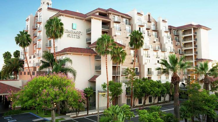 Embassy Suites Santa Ana Exterior