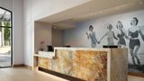 Hotel Zessa Santa Ana a DoubleTree Lobby