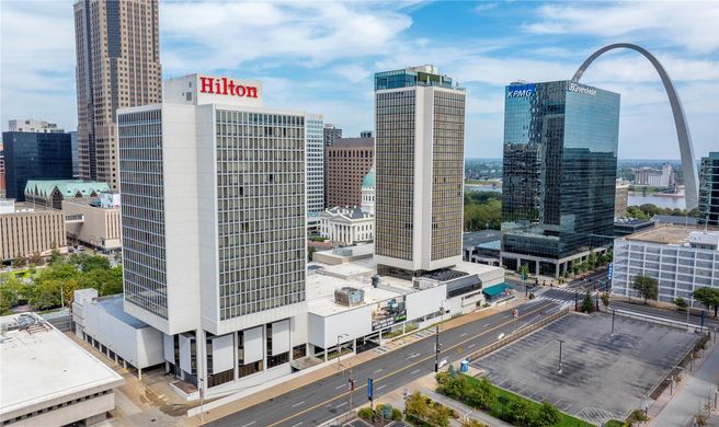 Hilton St Louis at the Ballpark Exterior