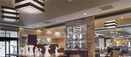 DoubleTree by Hilton Hotel Collinsville Lobby