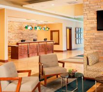 DoubleTree by Hilton Hotel Collinsville Lobby