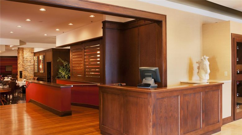<b>DoubleTree by Hilton Hotel Collinsville Restaurant</b>. Images powered by <a href="https://iceportal.shijigroup.com/" title="IcePortal" target="_blank">IcePortal</a>.