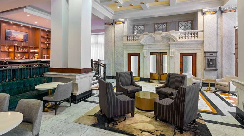<b>Hilton Pennywell St Louis at the Arch Lobby</b>. Images powered by <a href="https://iceportal.shijigroup.com/" title="IcePortal" target="_blank">IcePortal</a>.