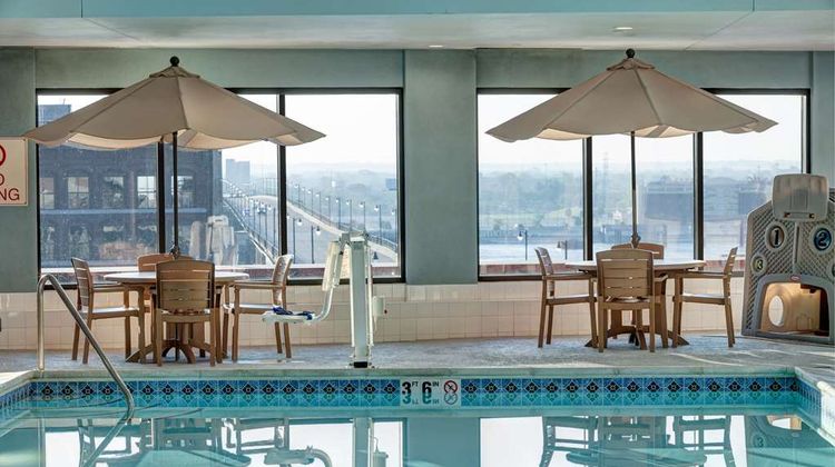 Hampton Inn Downtown at the Arch Pool