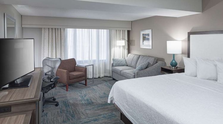Hampton Inn Downtown at the Arch Room