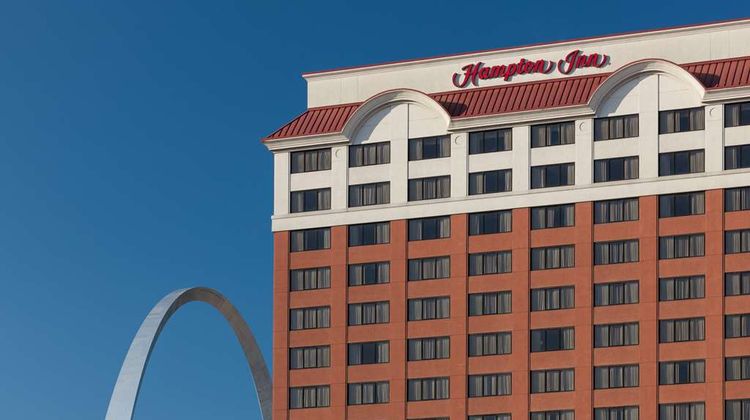 Hampton Inn Downtown at the Arch Exterior