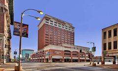 Hampton Inn Downtown at the Arch