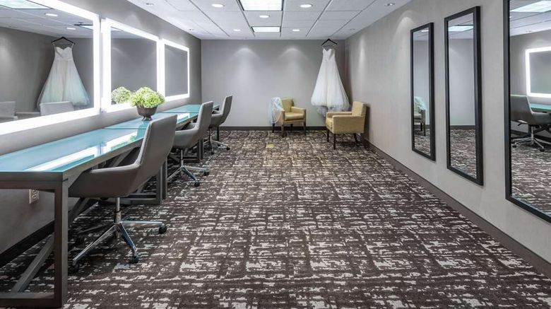<b>Embassy Suites St. Louis/St. Charles Meeting</b>. Images powered by <a href="https://iceportal.shijigroup.com/" title="IcePortal" target="_blank">IcePortal</a>.