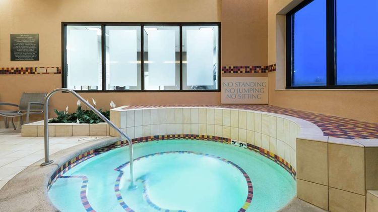 Embassy Suites St. Louis/St. Charles Spa