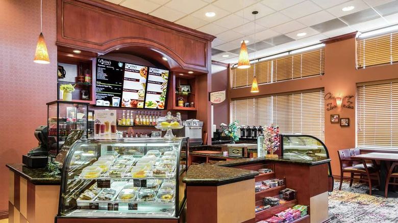 <b>Embassy Suites St. Louis/St. Charles Restaurant</b>. Images powered by <a href="https://iceportal.shijigroup.com/" title="IcePortal" target="_blank">IcePortal</a>.